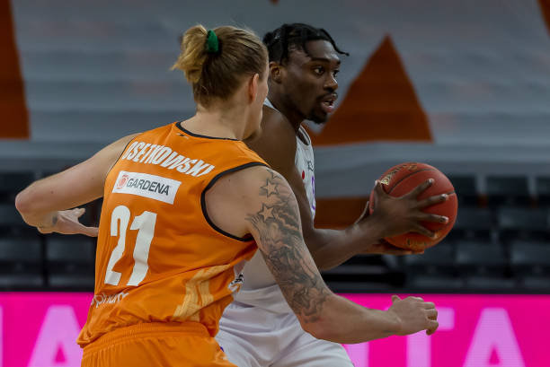 他带着满满 他带着满满